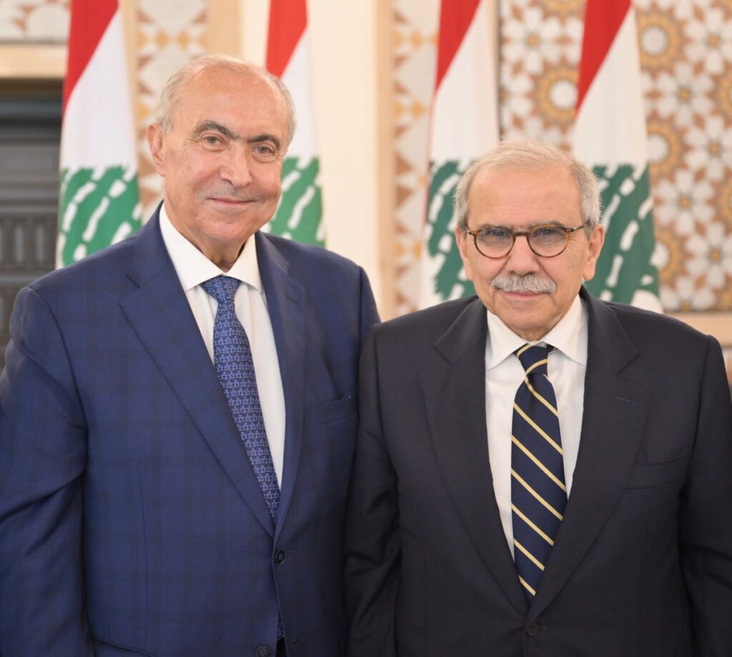 زيارة وفد 