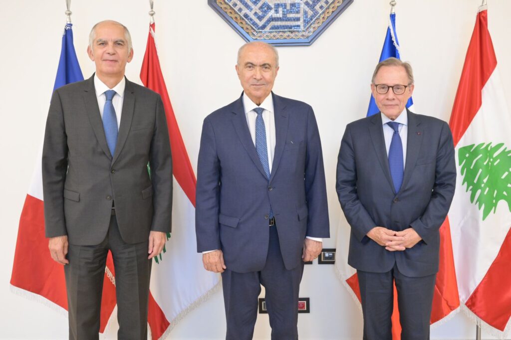 مأدبة عشاء على شرف المبعوث الخاص للرئيس الفرنسي إلى لبنان جاك دو لاجوجي، والسفير الفرنسي في لبنان هيرفيه ماغرو