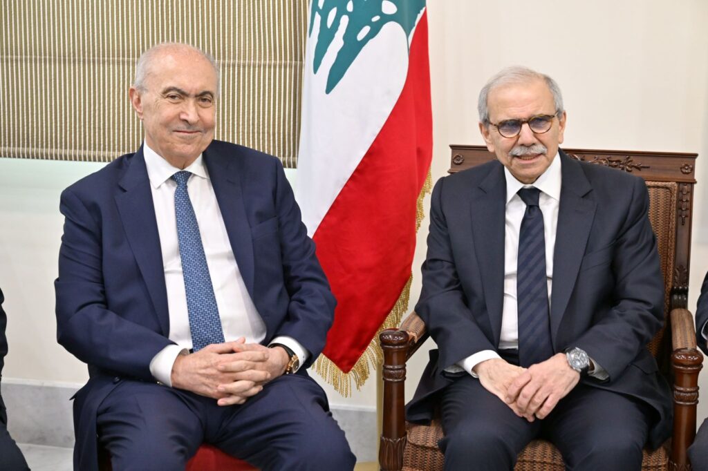 زيارة وفد منتدى حوار بيروت وملتقى بيروت رئيس الحكومة القاضي نواف سلام